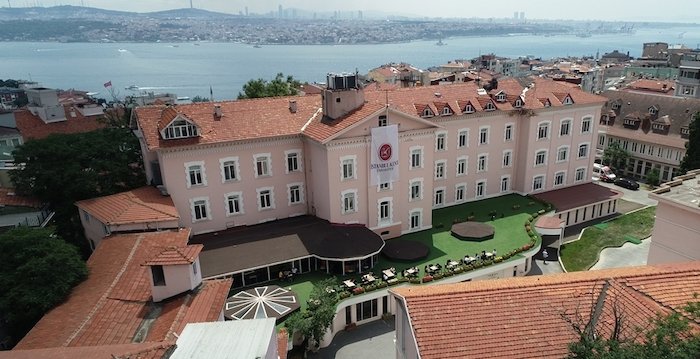 جامعة إسطنبول كينت